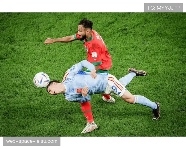 加维回归训练场,队友排队祝贺伤愈复出 加维回归训练场,队友排队祝贺伤愈复出